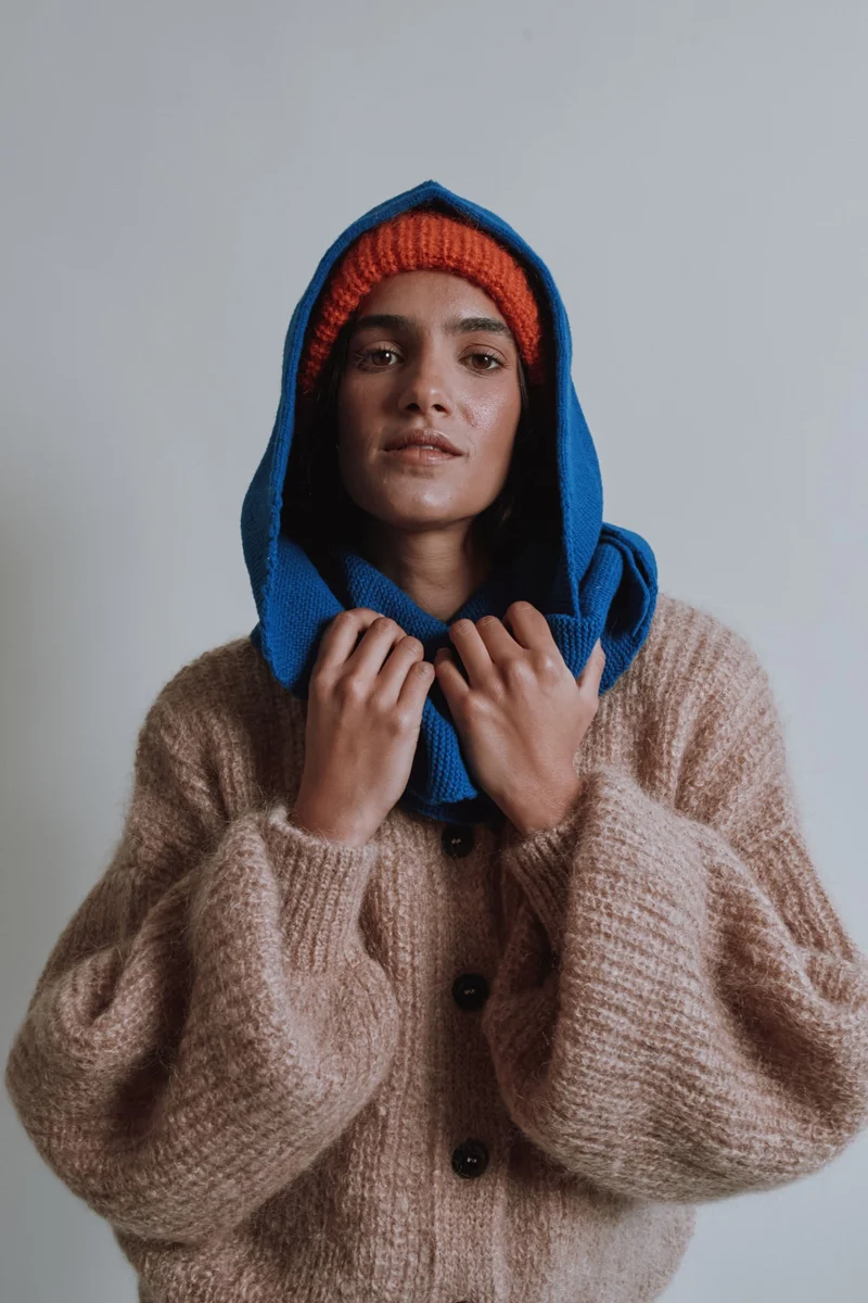 ROMANE 2-in-1 Scarf-Hat in Merino Wool - Cobalt Blue