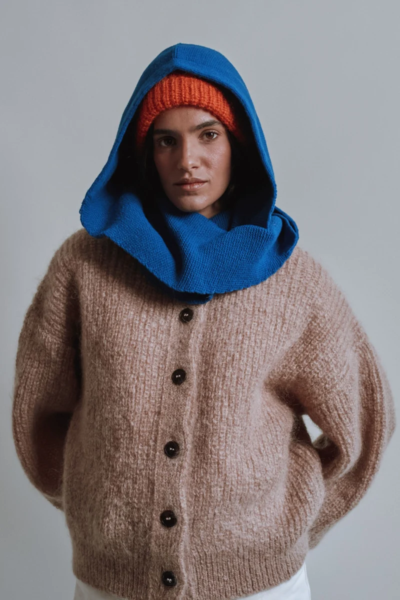 ROMANE 2-in-1 Scarf-Hat in Merino Wool - Cobalt Blue