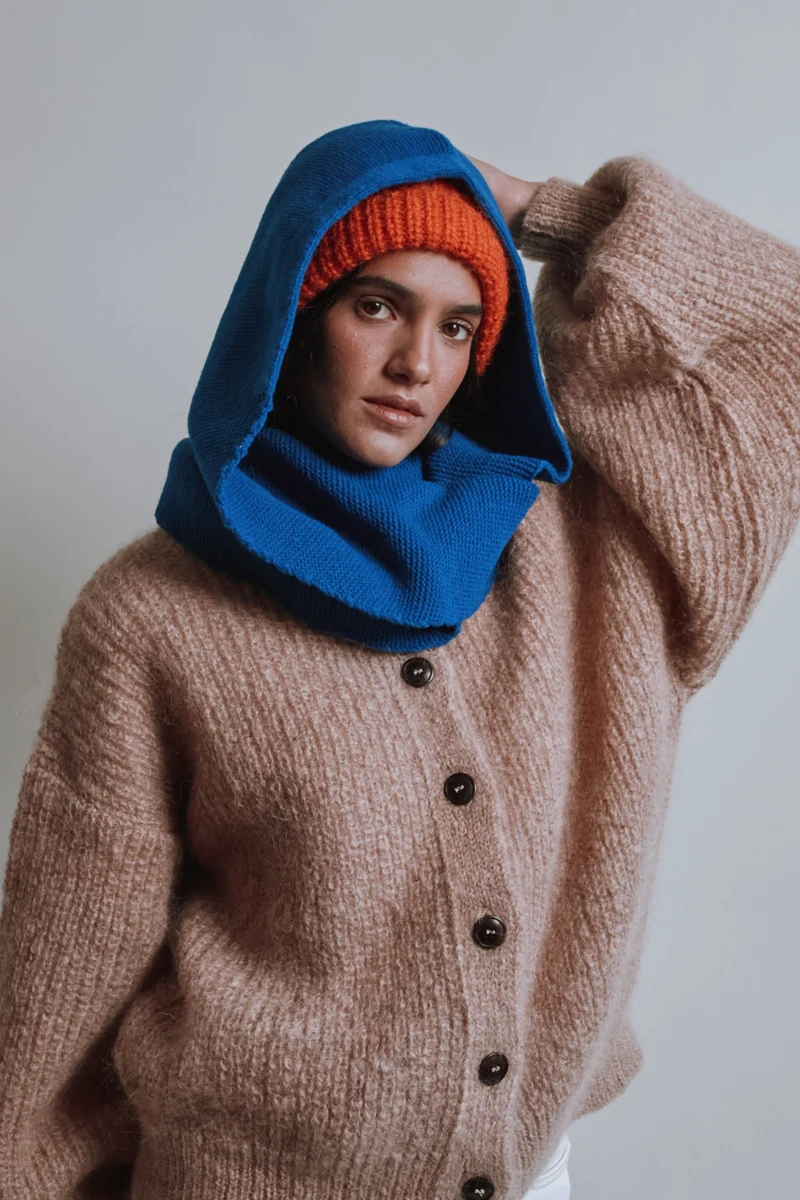 ROMANE 2-in-1 Scarf-Hat in Merino Wool - Cobalt Blue
