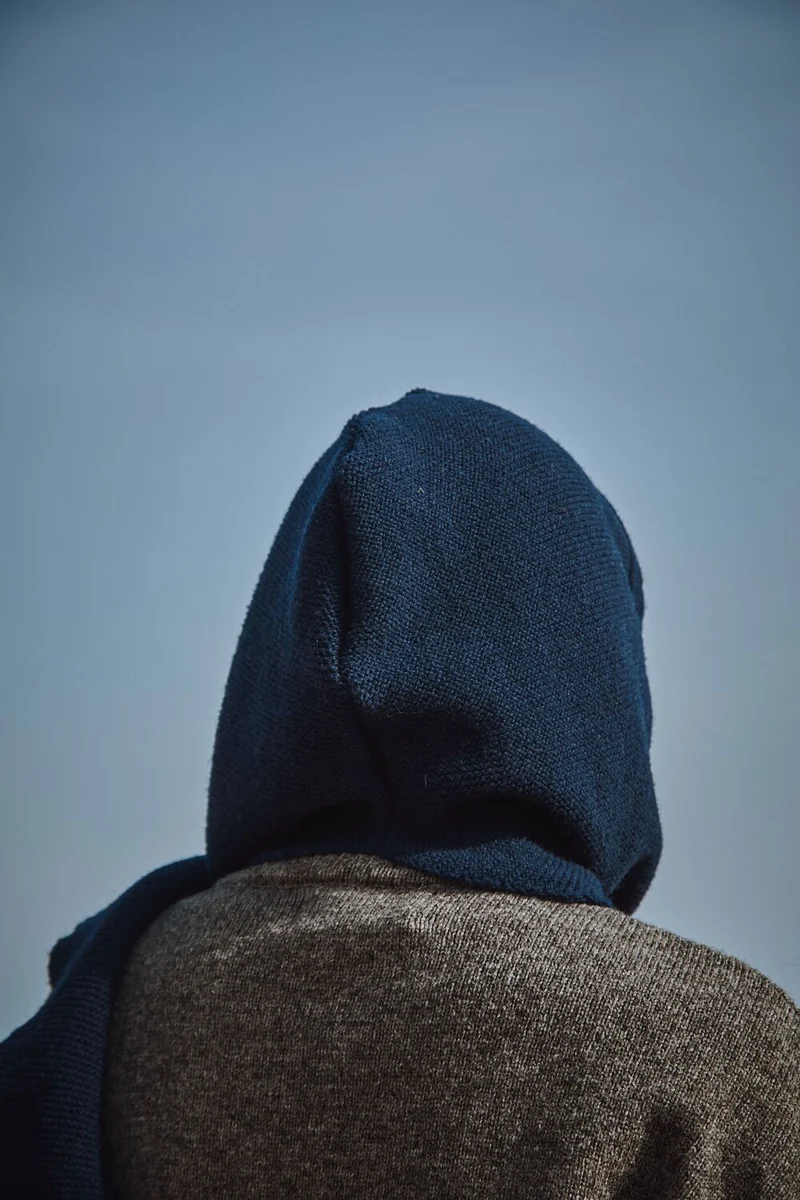 ROMANE 2-in-1 Scarf-Hat in Merino Wool - Navy
