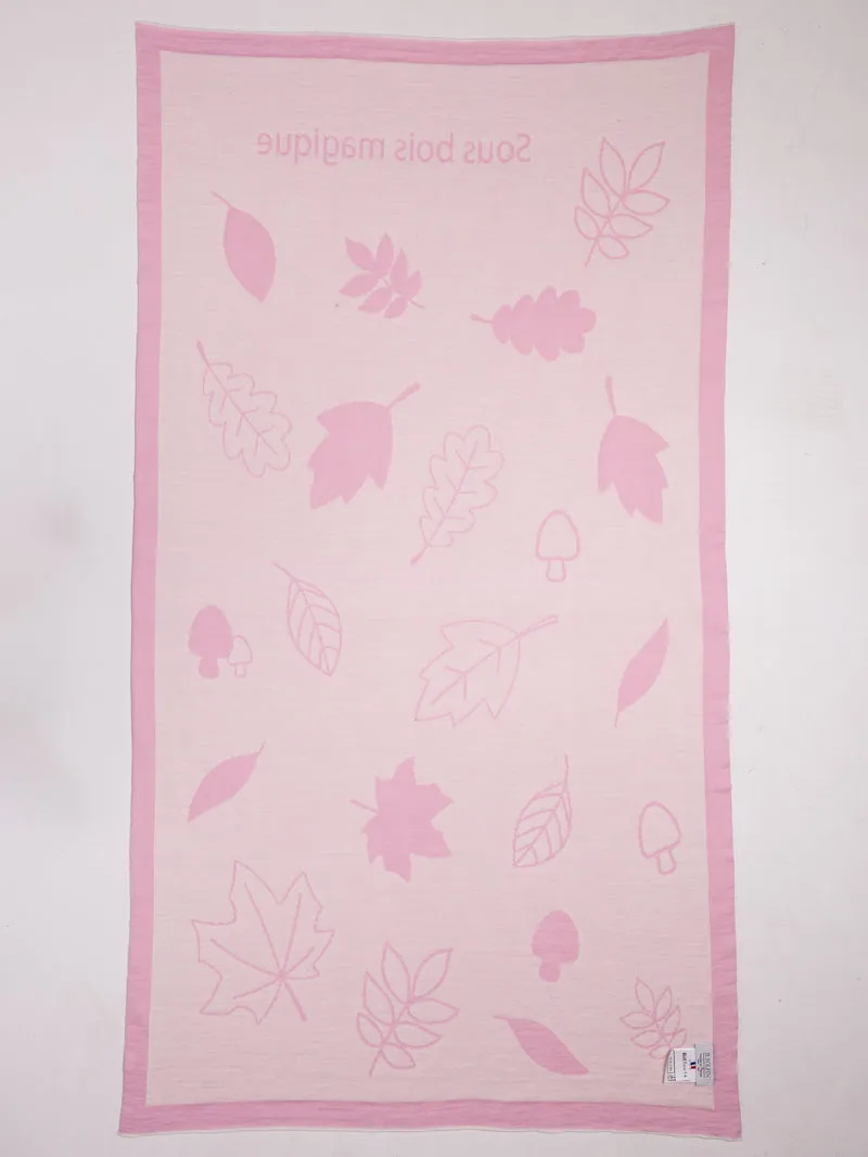 Plaid bébé personnalisable motif sous-bois laine mérinos rose poudre