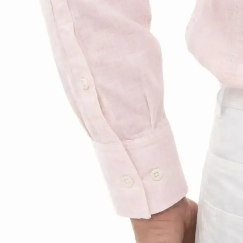 Chemise en lin col classique et coupe ajustée rose pâle