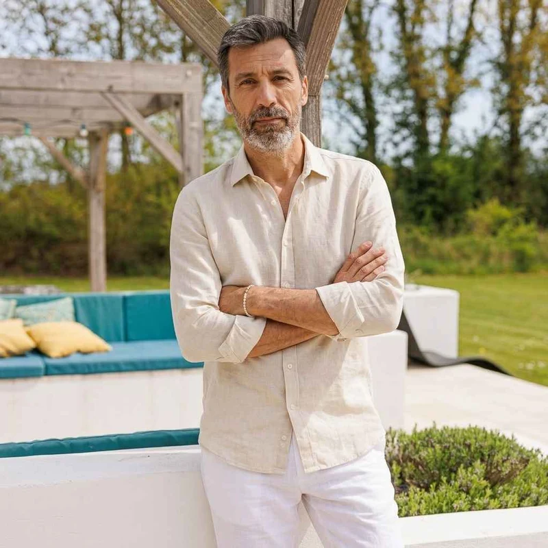 Chemise en lin coupe ajusté col classique écru