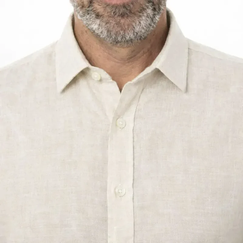 Chemise en lin coupe ajusté col classique écru