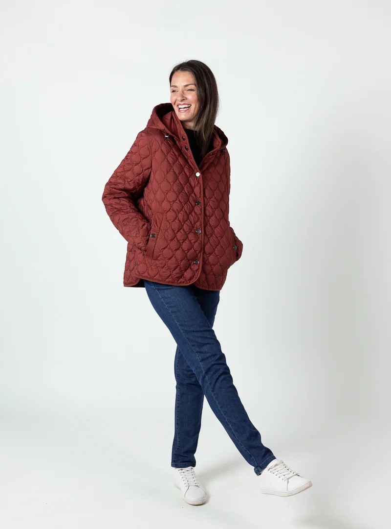 Veste femme matelassée rouge brun avec capuche
