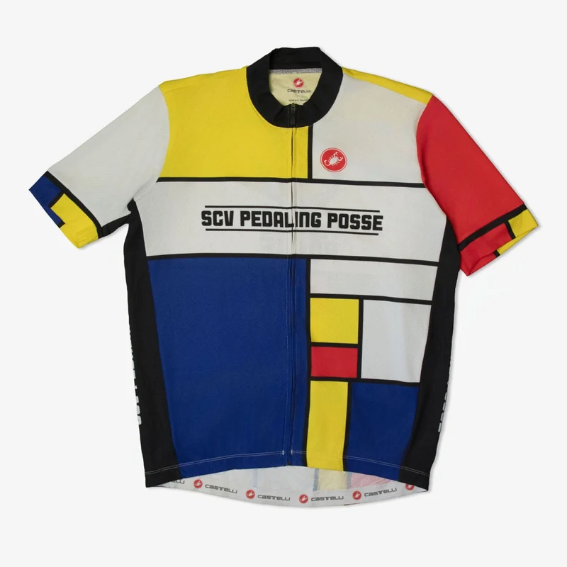 Lot de 70 t‑shirts de cyclisme
