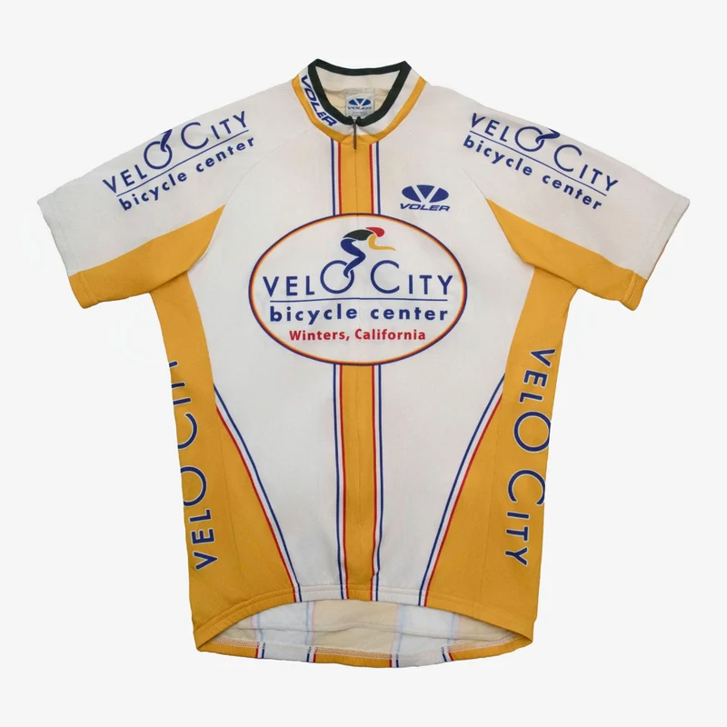 Lot de 70 t‑shirts de cyclisme