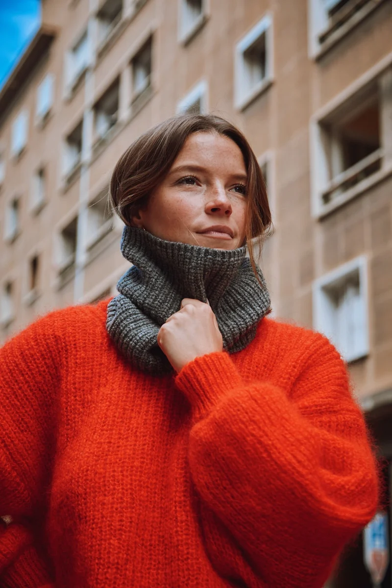 AMANDINE Neckwarmer Scarf in Merino Wool - Ash Grey