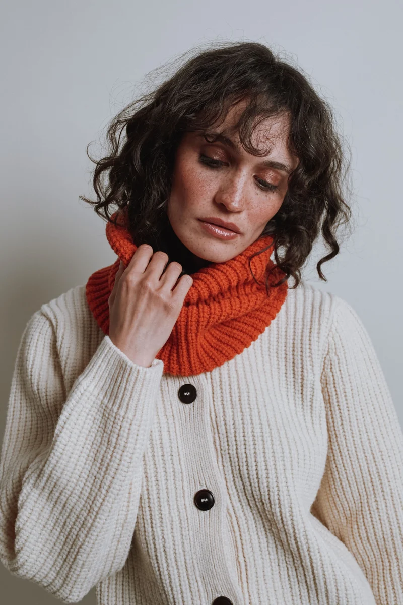 AMANDINE Neckwarmer Scarf in Merino Wool - Burnt Orange