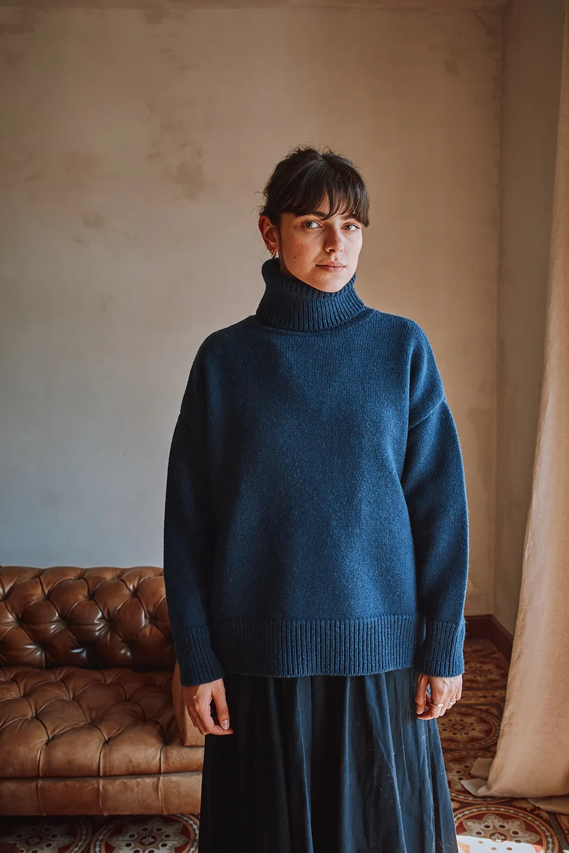 THERESE Turtleneck Sweater in Merino Wool - Navy