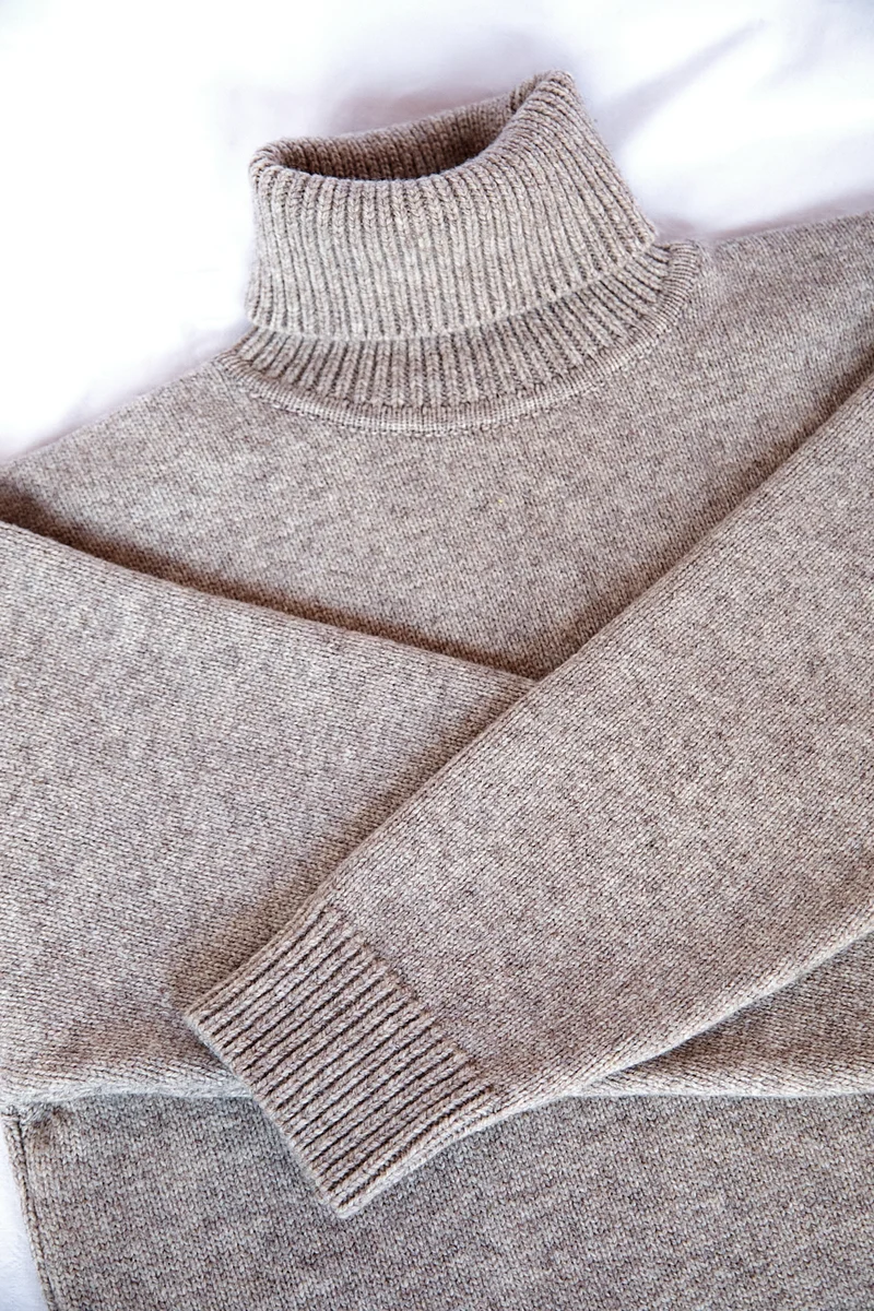 THERESE Turtleneck Sweater in Merino Wool - Beige