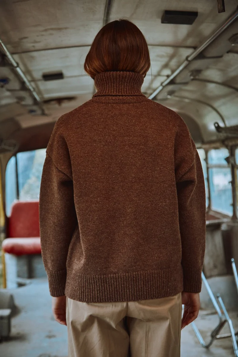 THERESE Turtleneck Sweater in Merino Wool - Chocolate