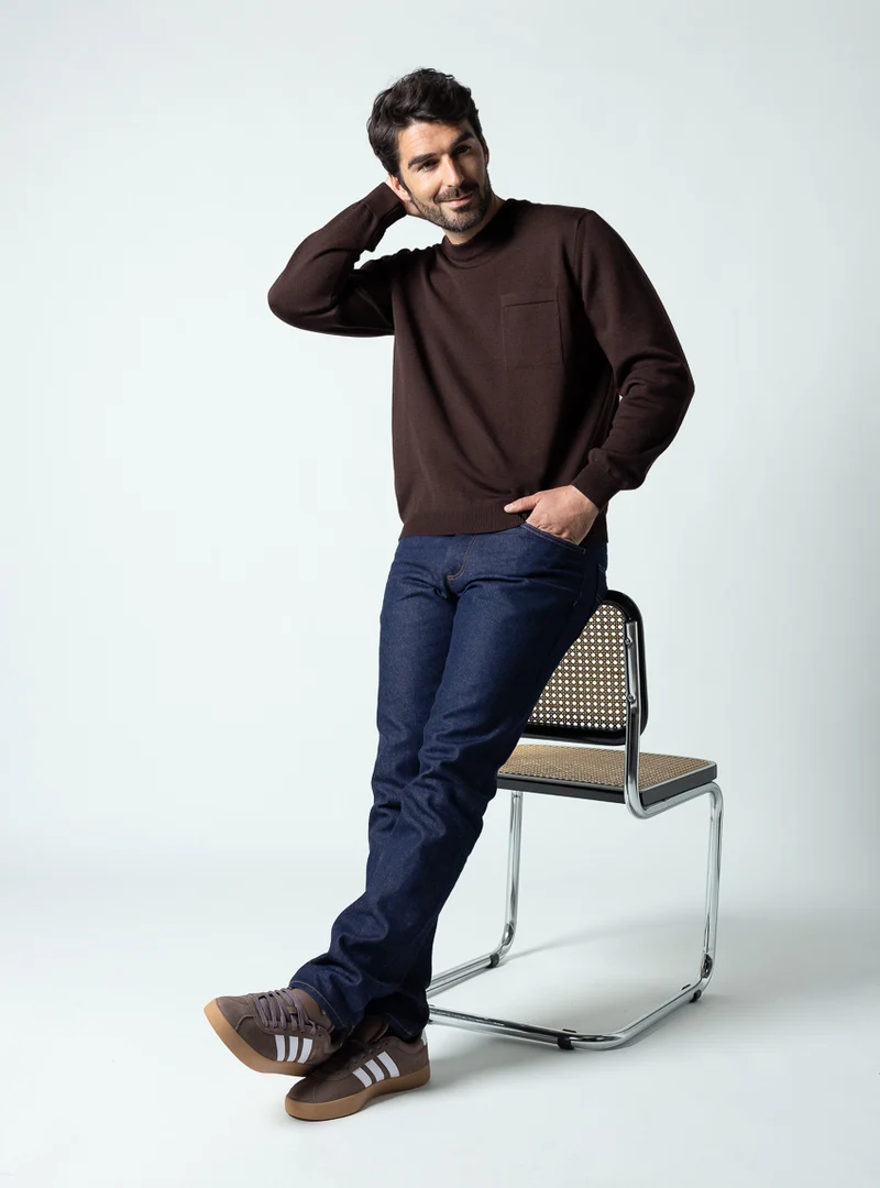 Pull homme col rond en laine merinos marron chocolat