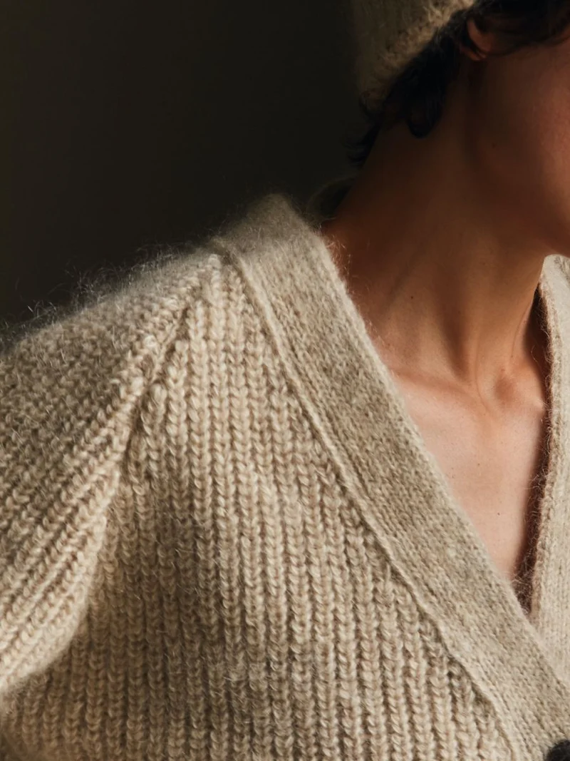 ANNA V-Neck Cardigan in Merino-Mohair Wool - Beige