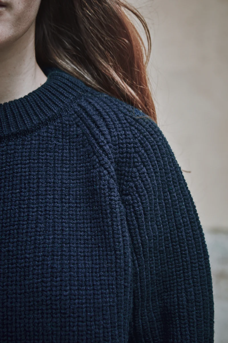 AGNÈS Raglan Sweater in Merino Wool - Navy