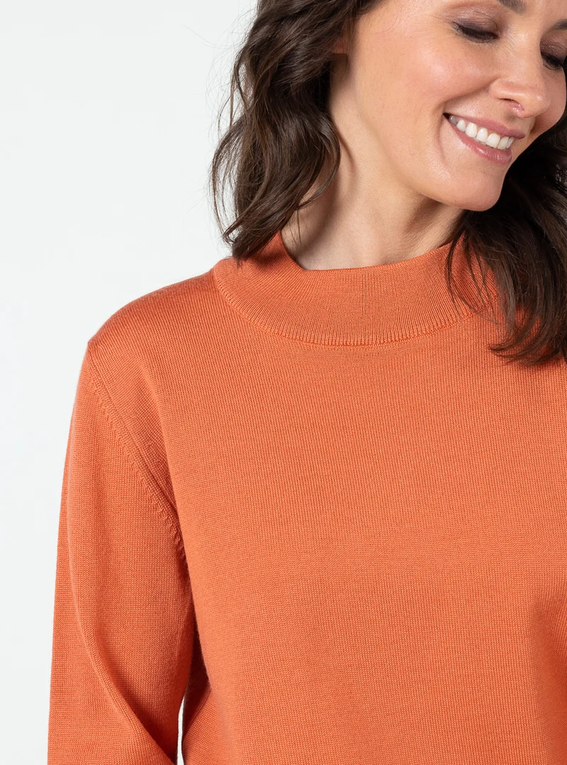 Pull femme col cheminée laine mérinos orange tendre
