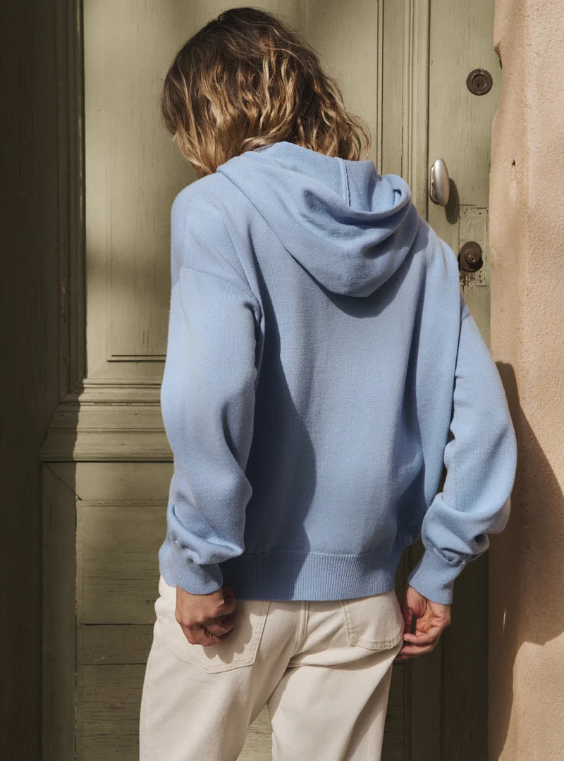 Pull sweat à capuche bleu ciel Claude