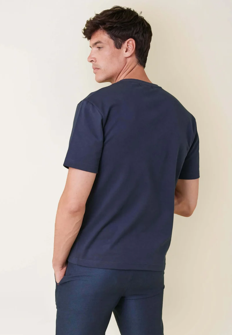 T-shirt homme bleu marine avec poche poitrine en coton - Sasha Marine