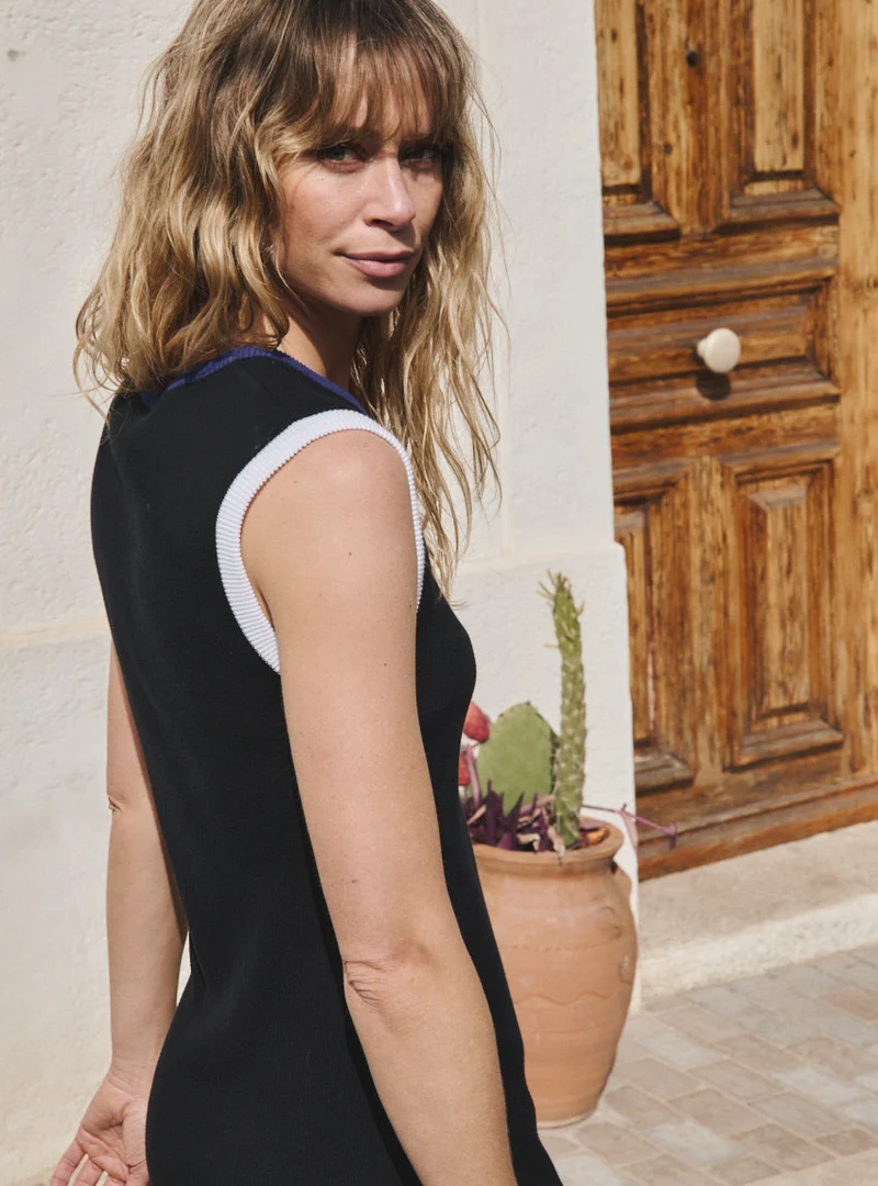 Robe courte en maille noire Béatrice