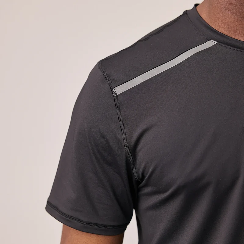 Trainingsshirt mit Reflexstreifen Herren | Schwarz