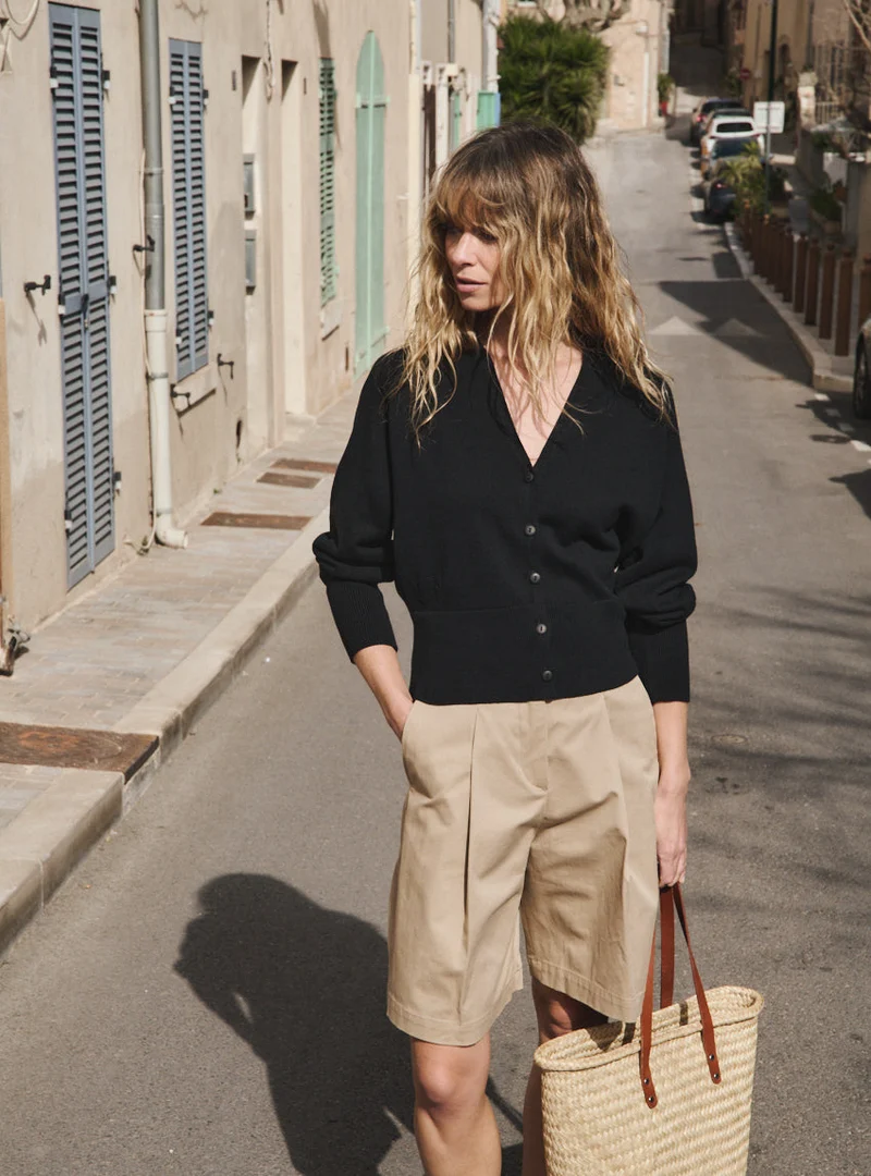 Gilet col V noir Bertille