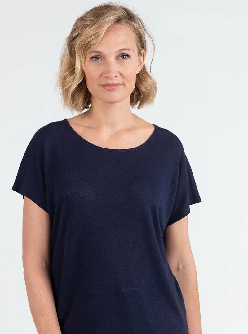 Top femme fluide en lin bleu marine