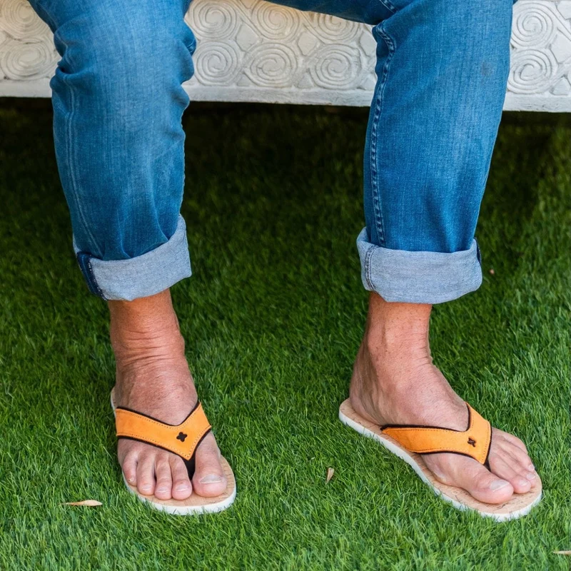 Tong liège orange en cuir