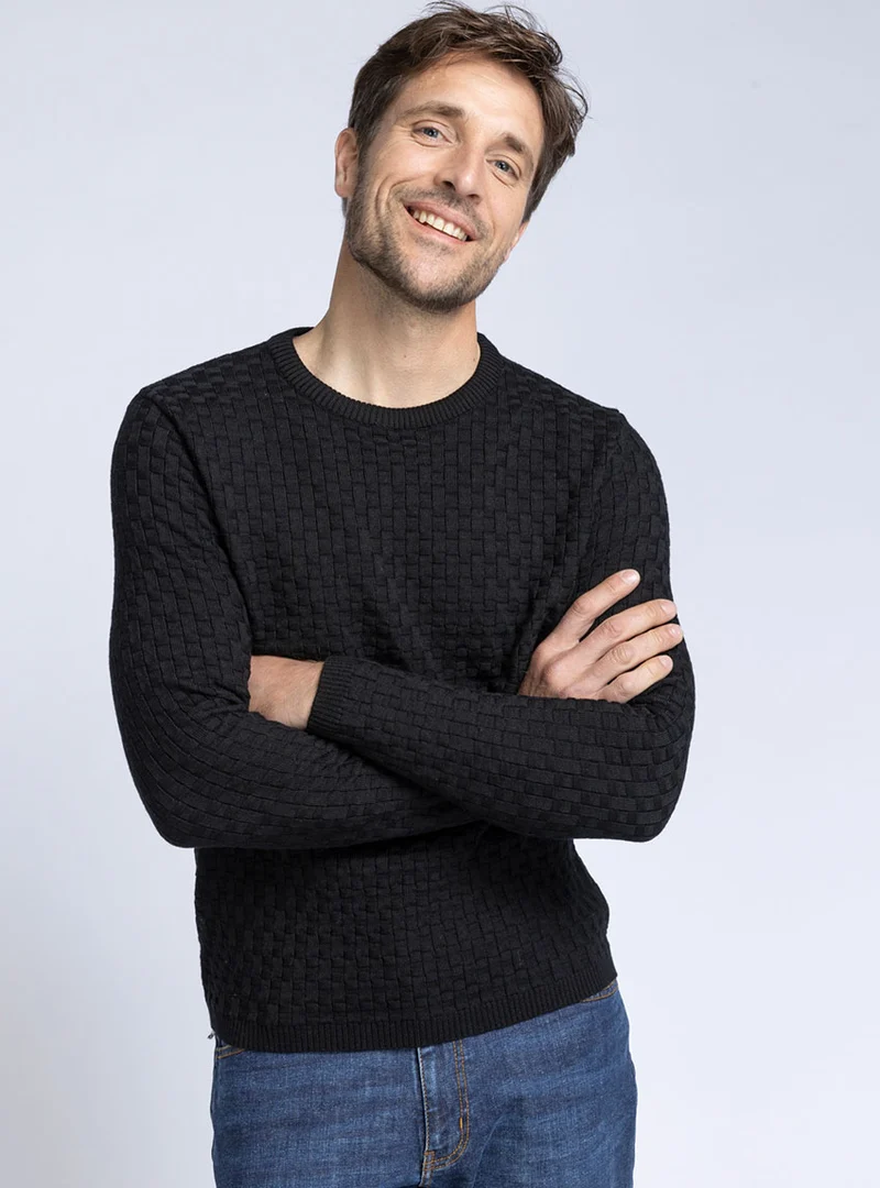 Pull homme damier en laine noir