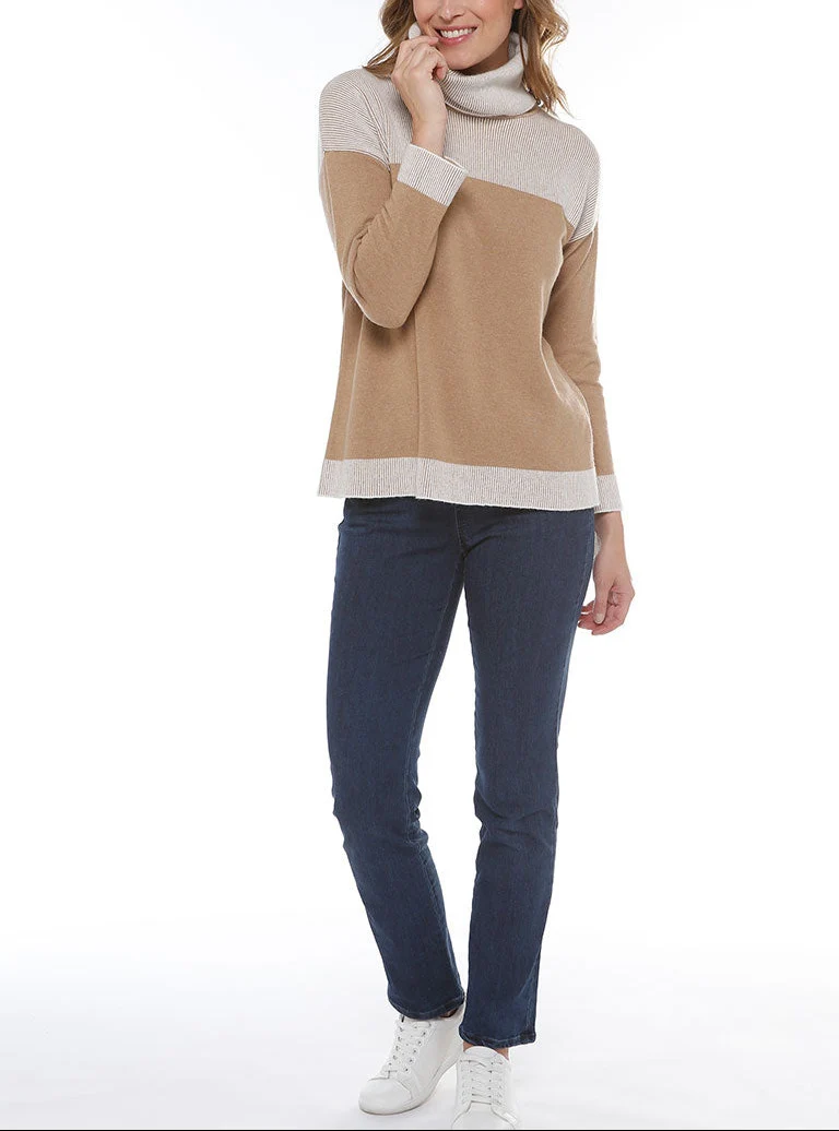 Pull col roulé en laine et cachemire beige