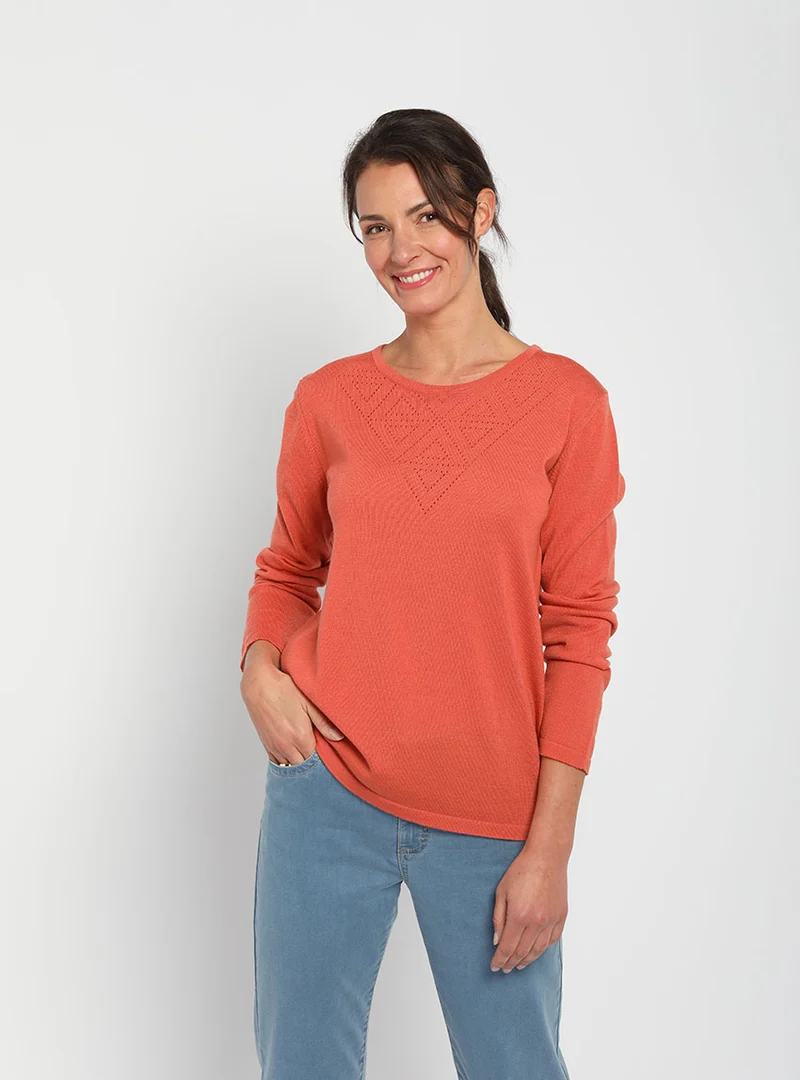 Pull femme col ajouré orange tendre