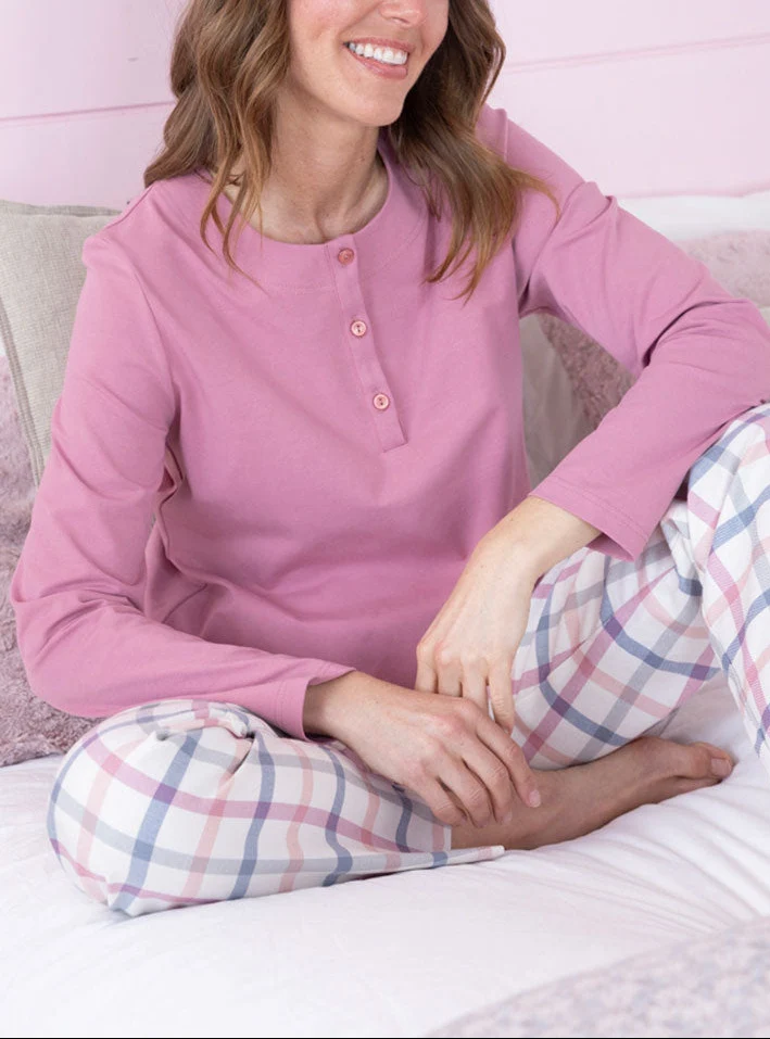 Pyjama femme en coton imprimé carreaux rose