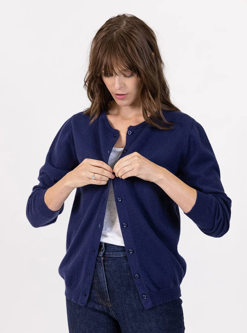 Cardigan femme en cachemire marine chic