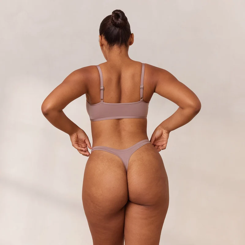 Barely There Brassière - Cassis