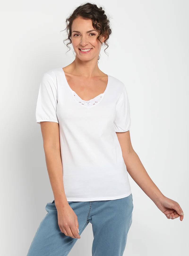 Tee-shirt femme col V brodé en coton peigné blanc