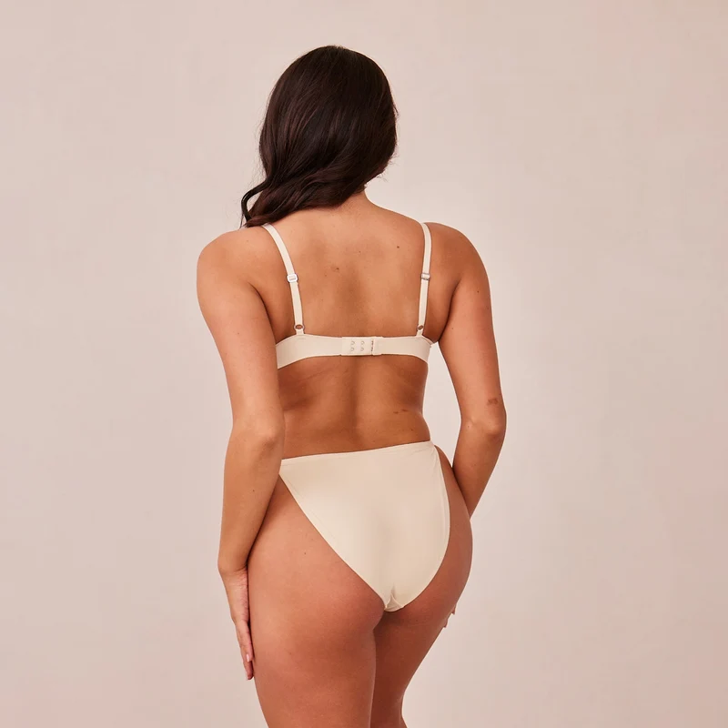 Light Plunge Soutien-Gorge T-Shirt Sans Armatures - Latte