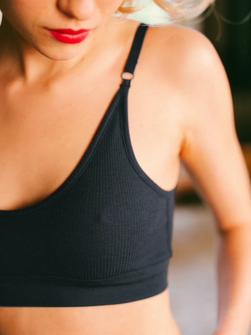 Brassière côtelée réglable