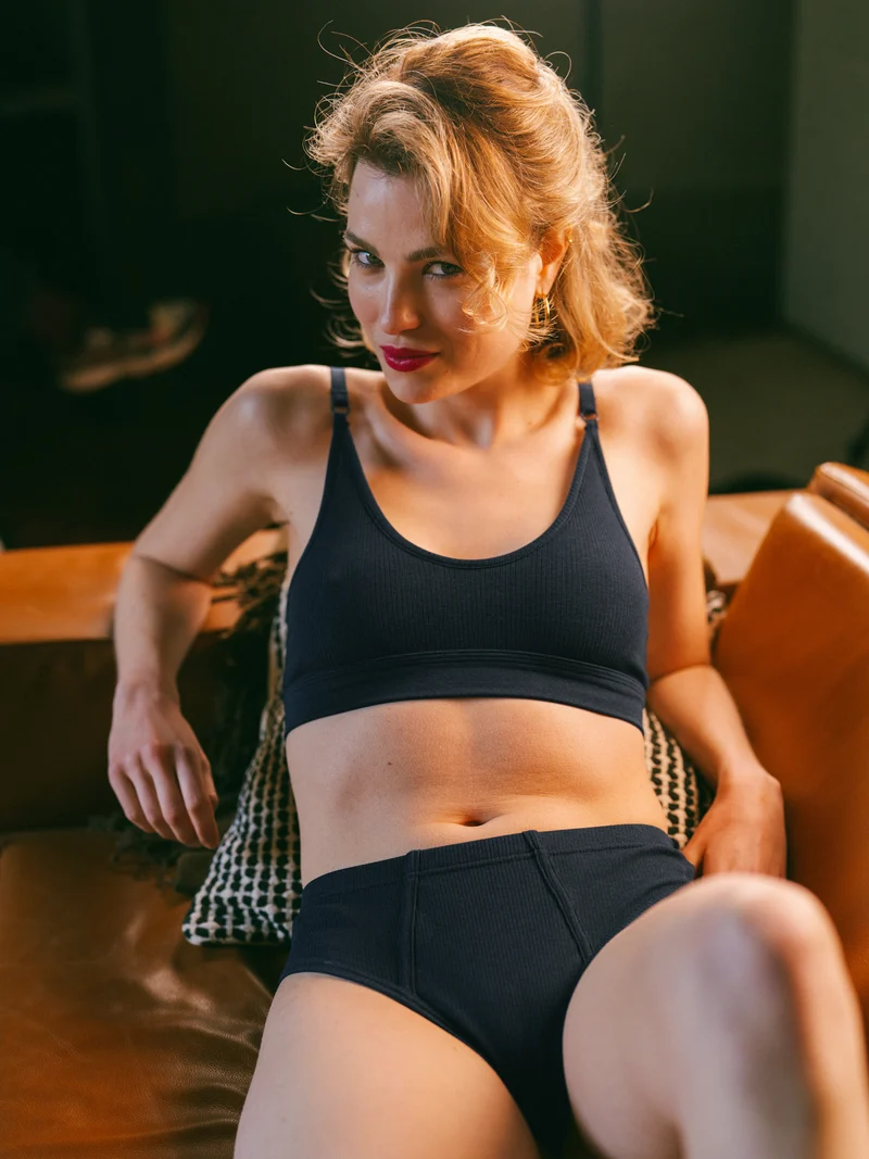 Brassière côtelée réglable