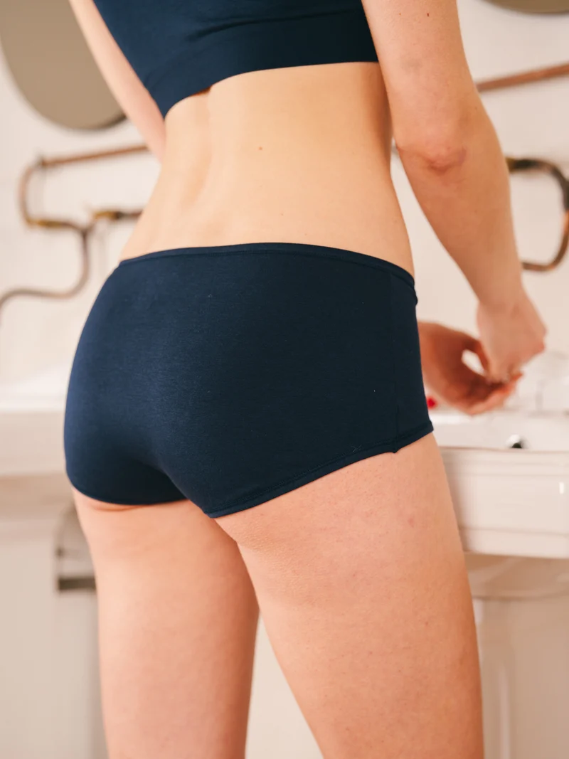 Shorty classique femme