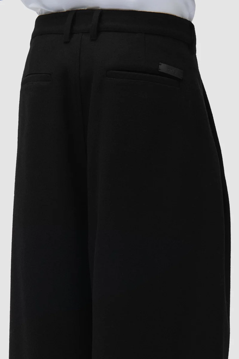 Arte Antwerp WOOL PLEATED GALLERY PANT Black
