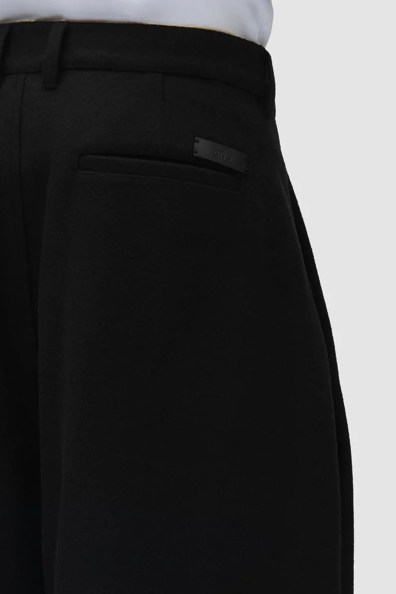 Arte Antwerp WOOL PLEATED GALLERY PANT Black
