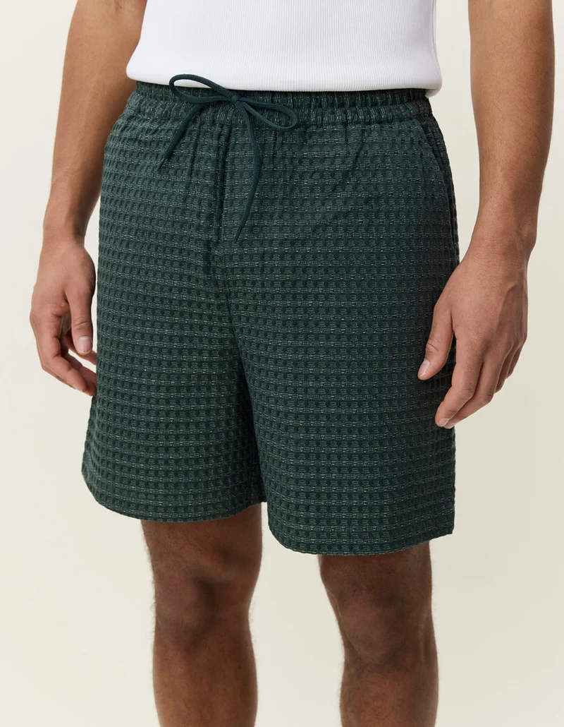 Les Deux CHECK SEERSUCKER SHORTS Pine Green