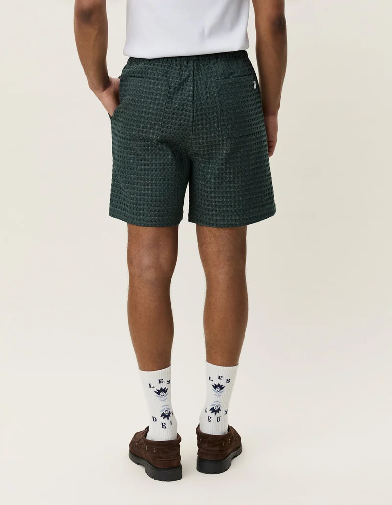 Les Deux CHECK SEERSUCKER SHORTS Pine Green