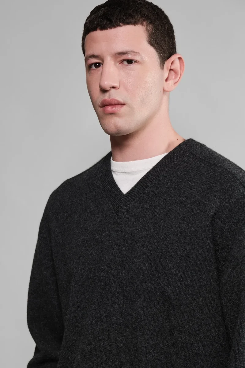 Armen Pull Col V - Charcoal