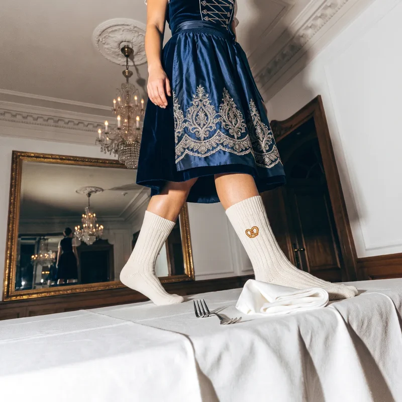 Norweger Socken | Off White "Lebkuchenherz & Brezn"-Edition